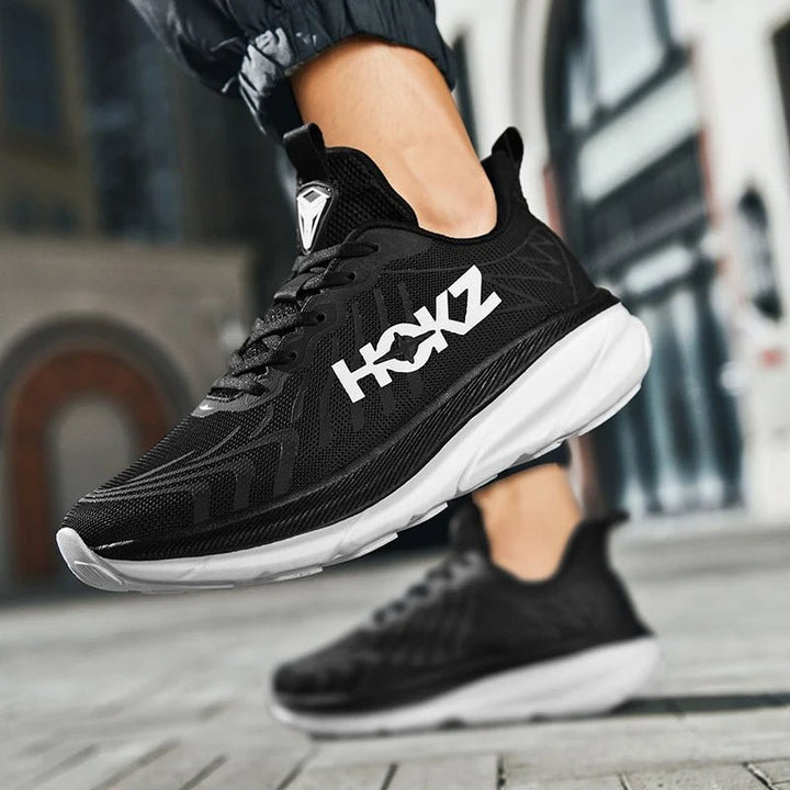 Herren Sportschuhe mit innovativer Federdämpfung für optimalen Komfort & Energie bei jedem Schritt.