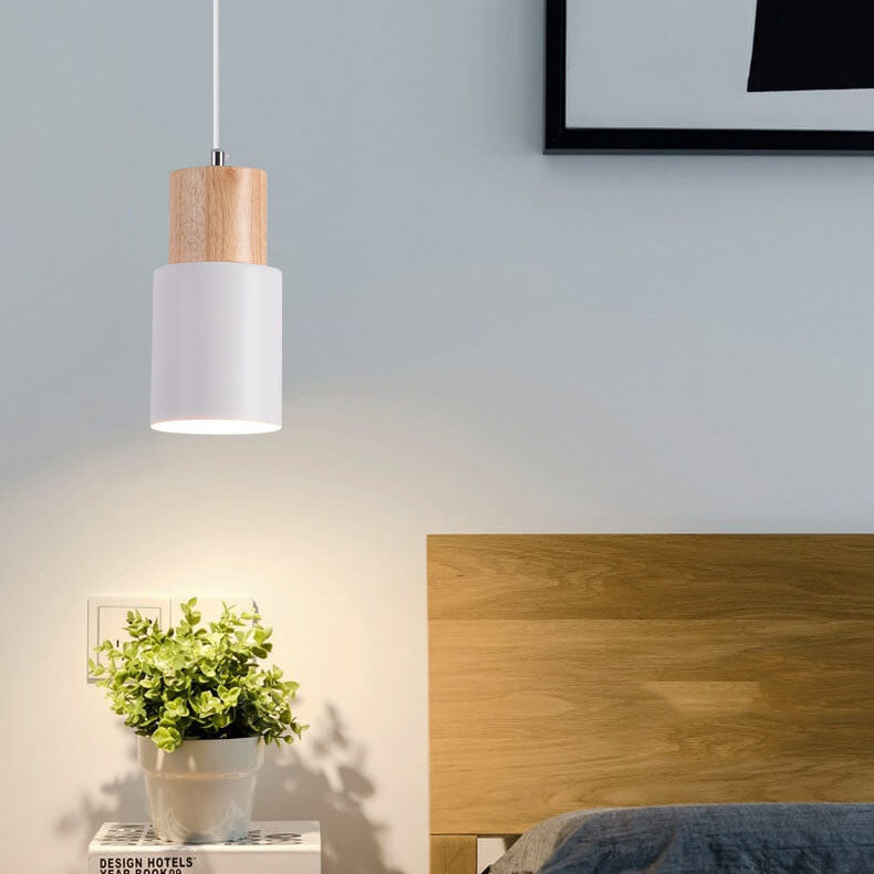 Stilvolle LED-Pendelleuchte, minimalistischer Aluminium-Zylinder, perfekt für Schlafzimmer.