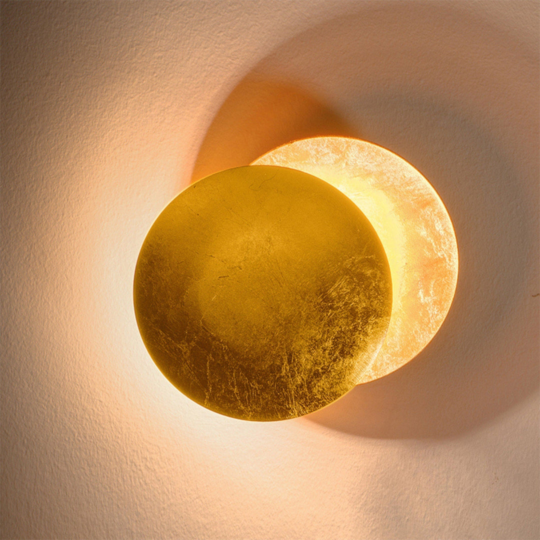 Moderne LED-Wandlampe als stilvolle Beleuchtung für Wohn- und Schlafzimmer, energieeffizient.