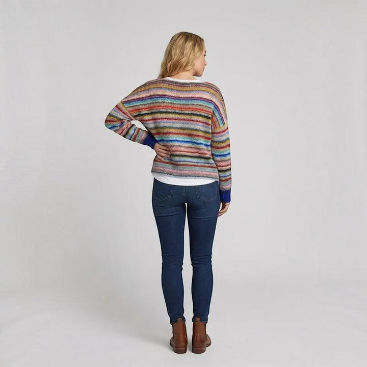 Vielseitiger Damen Strickpullover mit gelb-blau-weißem Streifenmuster. Ideal für Freizeit & bequeme Casual-Mode.