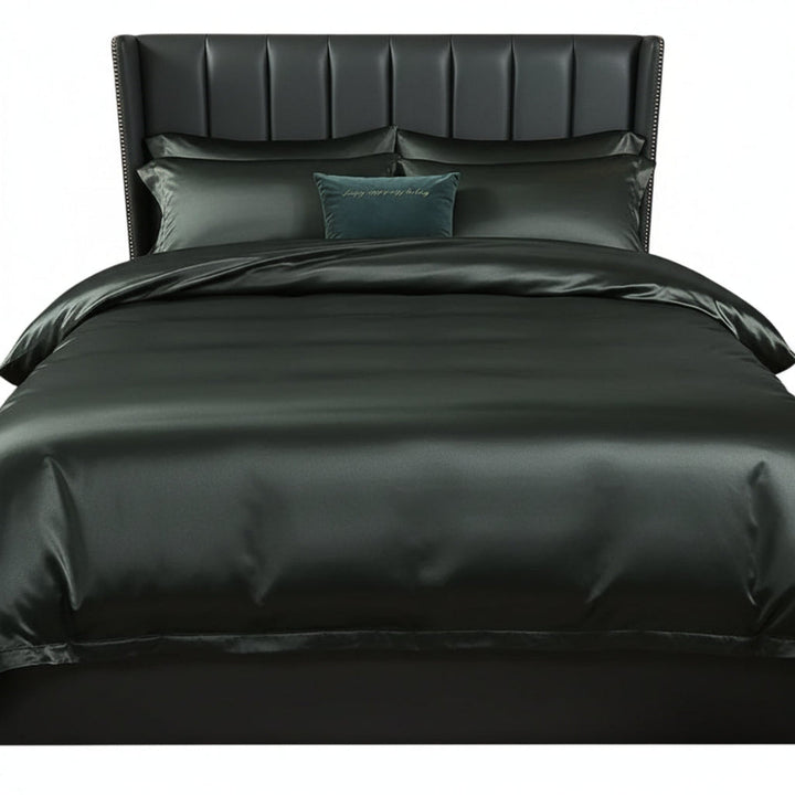Komfortables Amara Bettwäsche-Set, 4-teilig, glatt & weich, ideal für entspannte Nächte im Schlafzimmer.