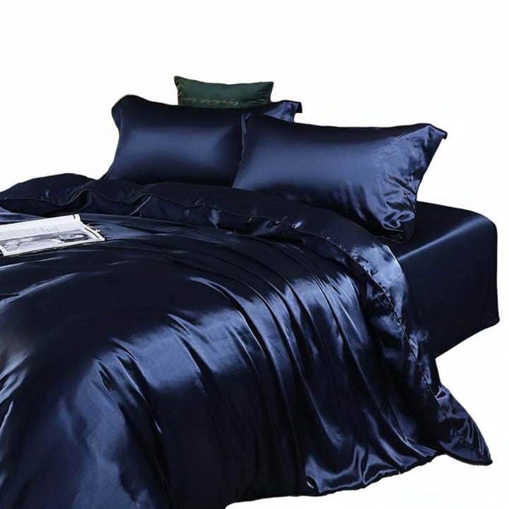 Komplettes 4-teiliges Amara Bettwäsche-Set für Doppelbett, bestehend aus Bezug, Laken & Kissenbezügen.
