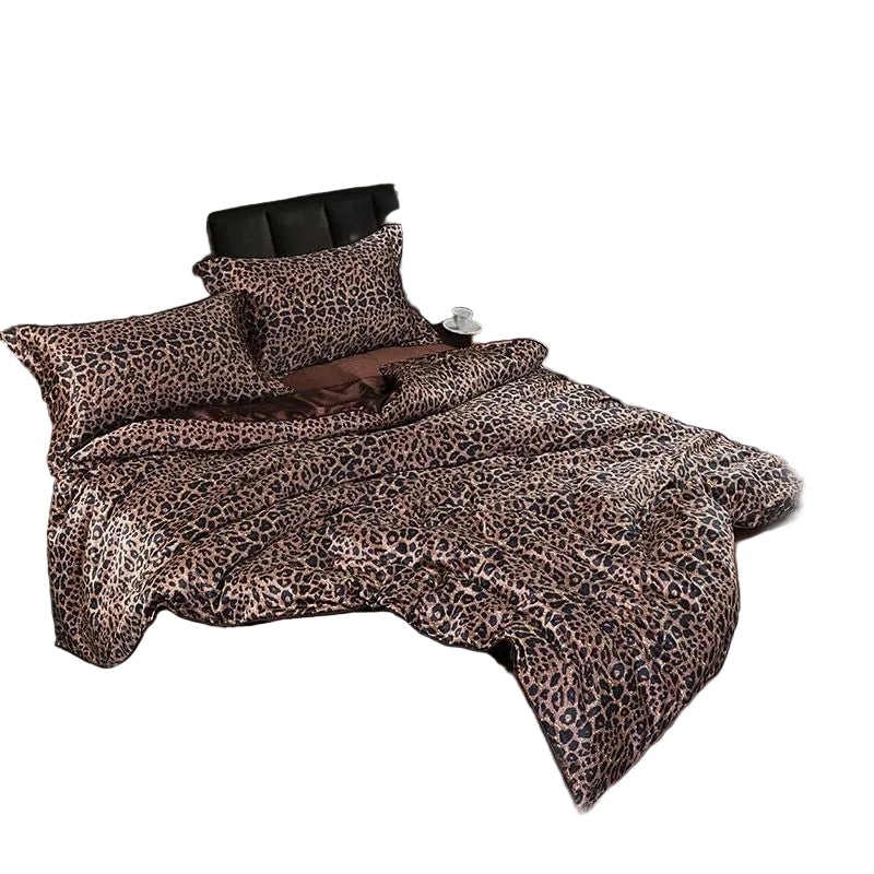 Modernes Schlafzimmer mit luxuriösem Amara Bettwäsche-Set. 4-teilig, einfarbig, für stilvollen Komfort.