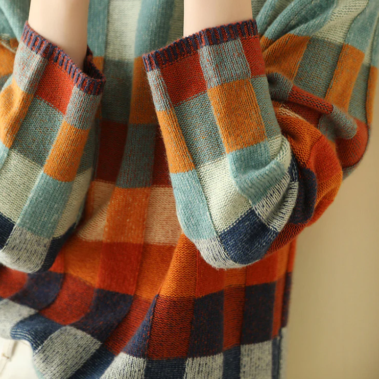 Moderner, mehrfarbiger Damen Rollkragenpullover, langärmlig, ideal für stilvolle Auftritte.