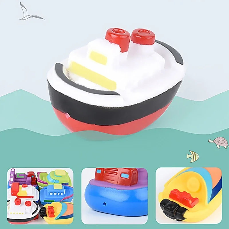 Buntes Badespielzeug-Set mit schwimmenden Spielzeugbooten für Kinder und Babys. Ideales Wasserspielzeug.