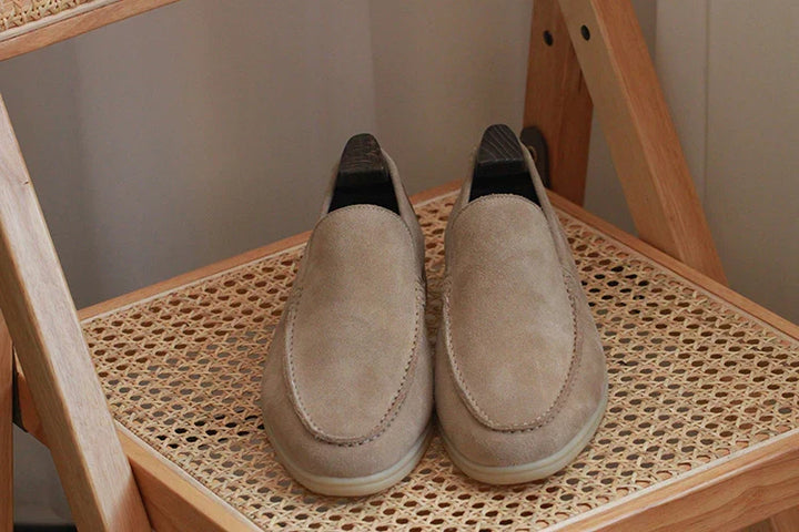 Stylische Slip-On Freizeitschuhe für Herren, Seitenansicht, perfekt für den Alltag.