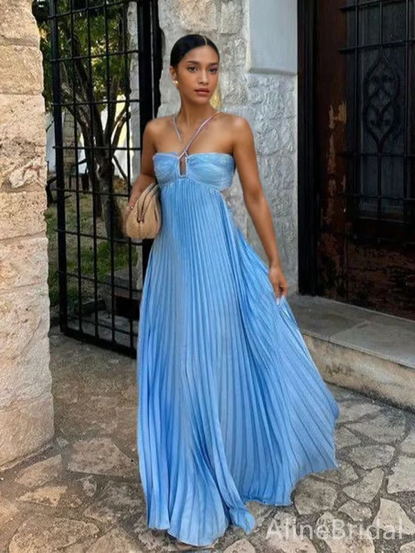 Chic blaues Damen Maxikleid, plissiertes Sommerkleid mit Neckholder, perfekt für Abend und Fest.