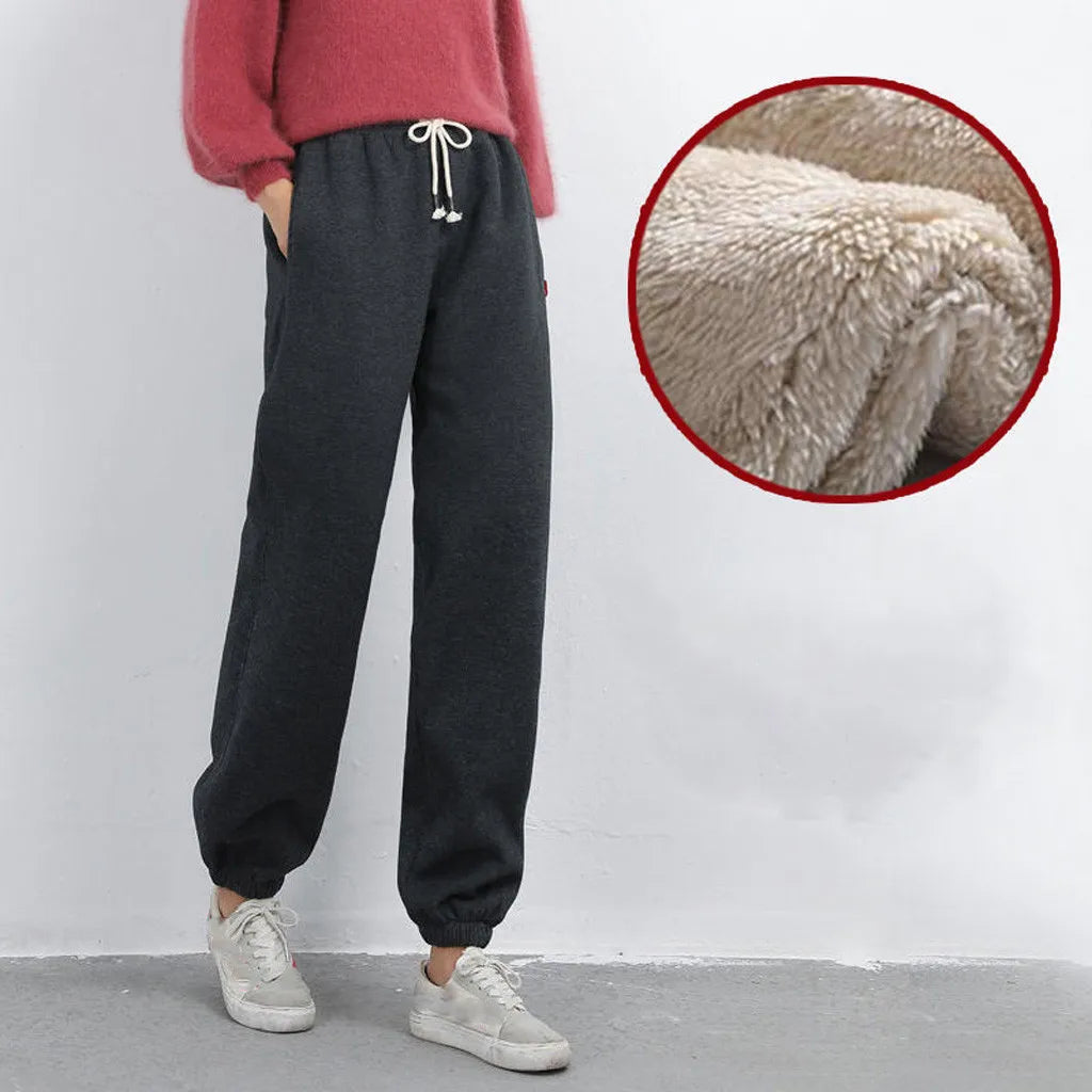 Flexible Damen Winterleggings für leichte Sportaktivitäten und gemütliche Stunden. Bequem und stylisch.