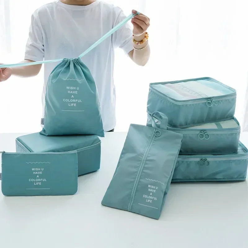 Umfassendes Reise-Set mit Packtaschen & Koffer-Organizer für optimale Gepäckorganisation; ein Ordnungshelfer.