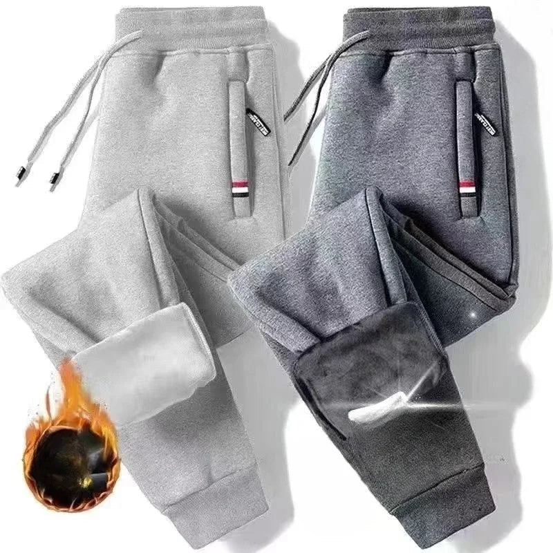 Gemütliche Herren-Winterhose: Warme Sweatpants für maximalen Komfort und stilvolle Herrenmode an kalten Tagen.