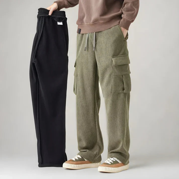 Herren-Cargo-Sweatpants mit lockerer Passform & mehreren Taschen. Bequeme Freizeithose für Casual Wear.