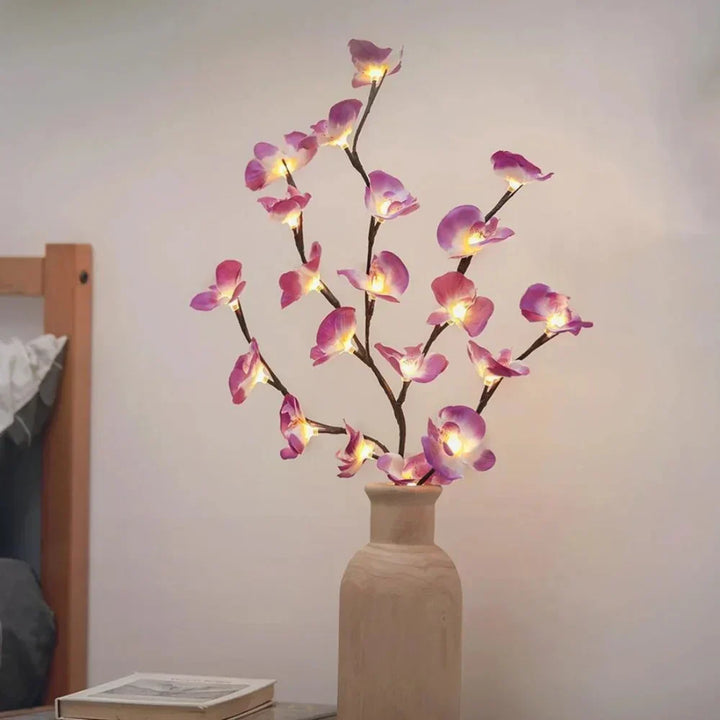 Naturgetreue LED-Zweige als stimmungsvolle Innenbeleuchtung, batteriebetrieben.