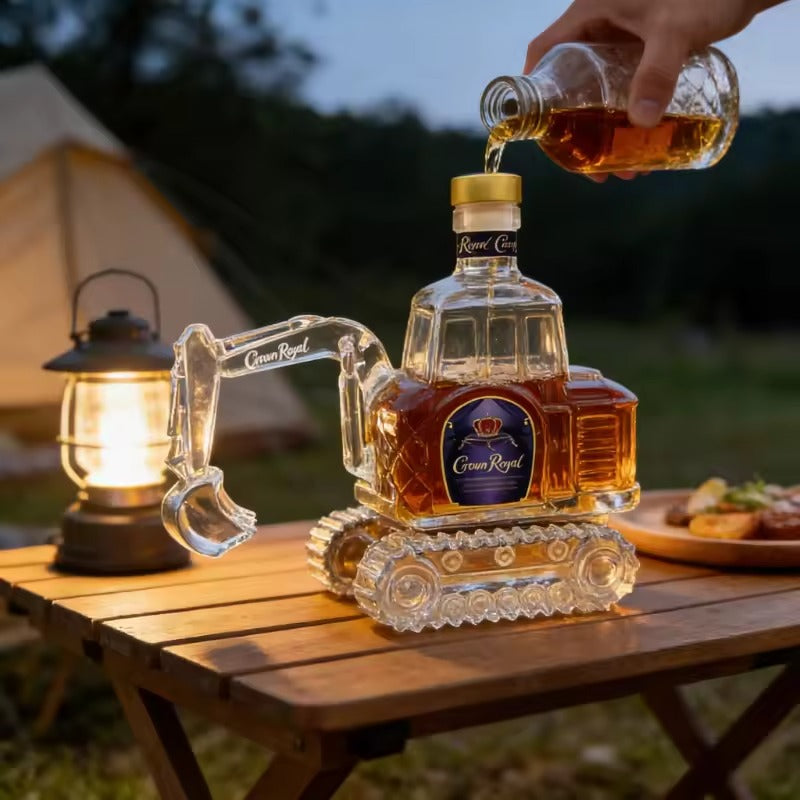 Einzigartiger Bagger Spirituosen Dekanter 350ml als Geschenkidee für Maschinenliebhaber und jede Hausbar.