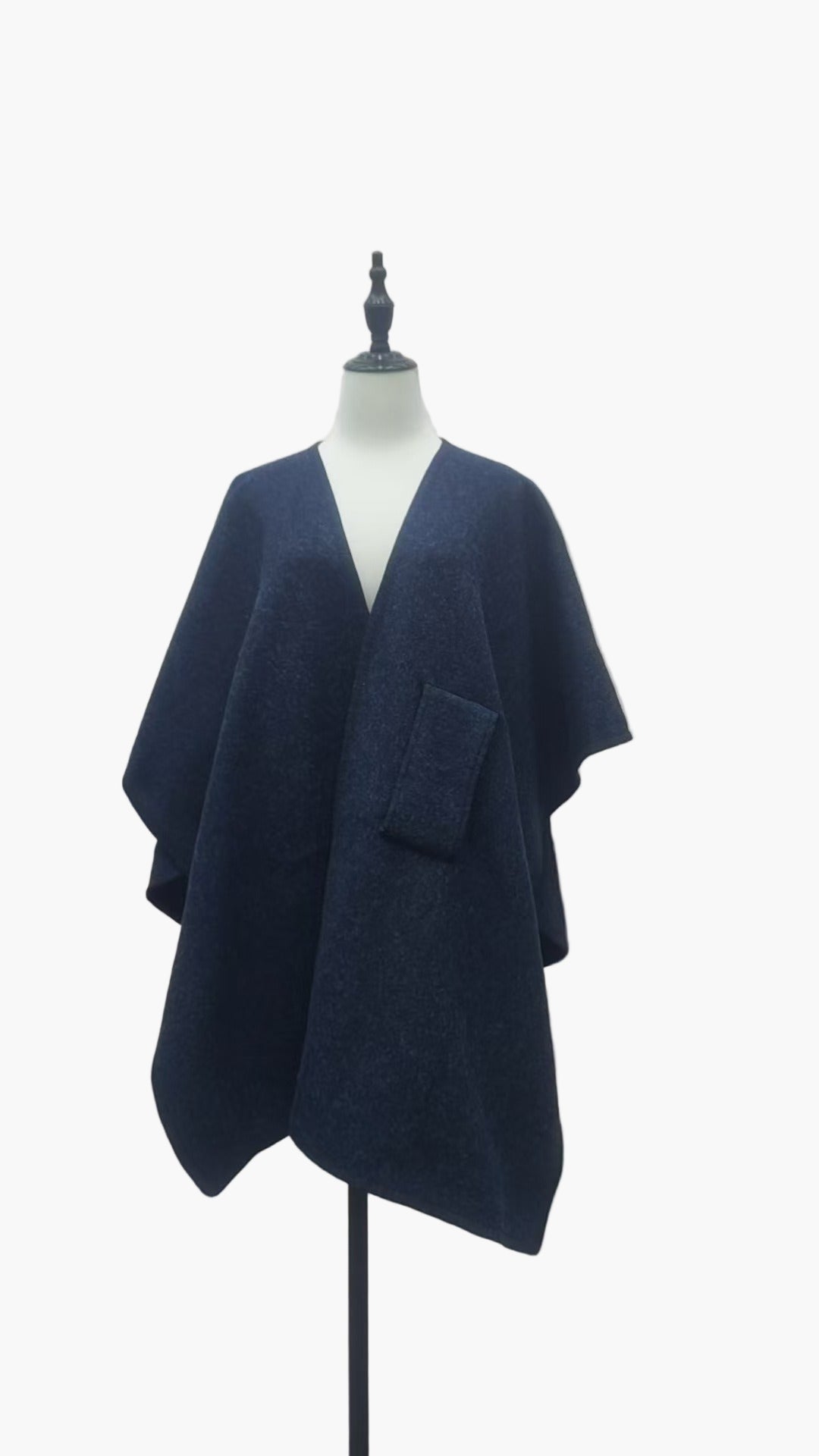 Warmer Damen Poncho-Schal aus kuscheligem Wollmix, ideal für den täglichen Gebrauch.