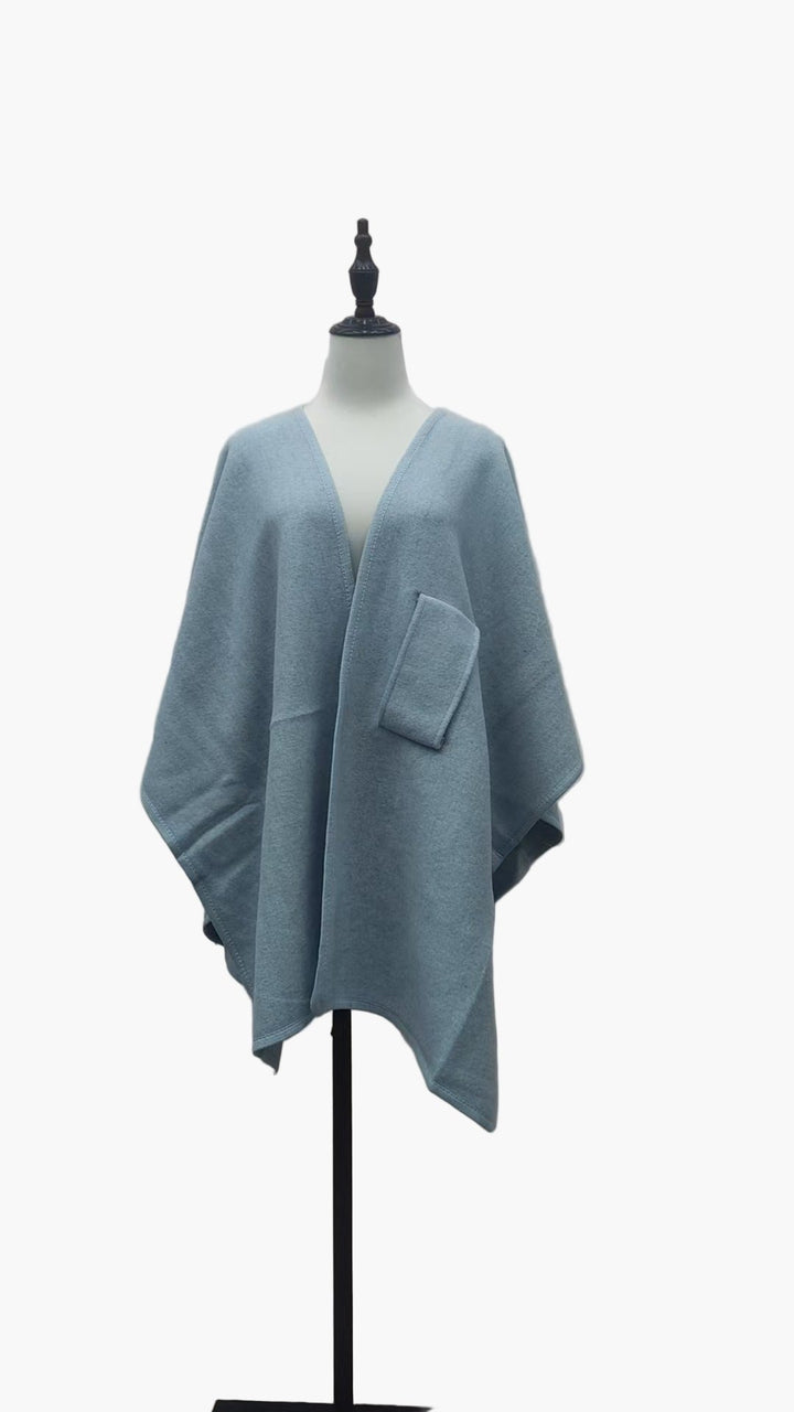 Weicher Damen Poncho-Schal in elegantem Design, perfekt als Herbst- & Winter-Schal.