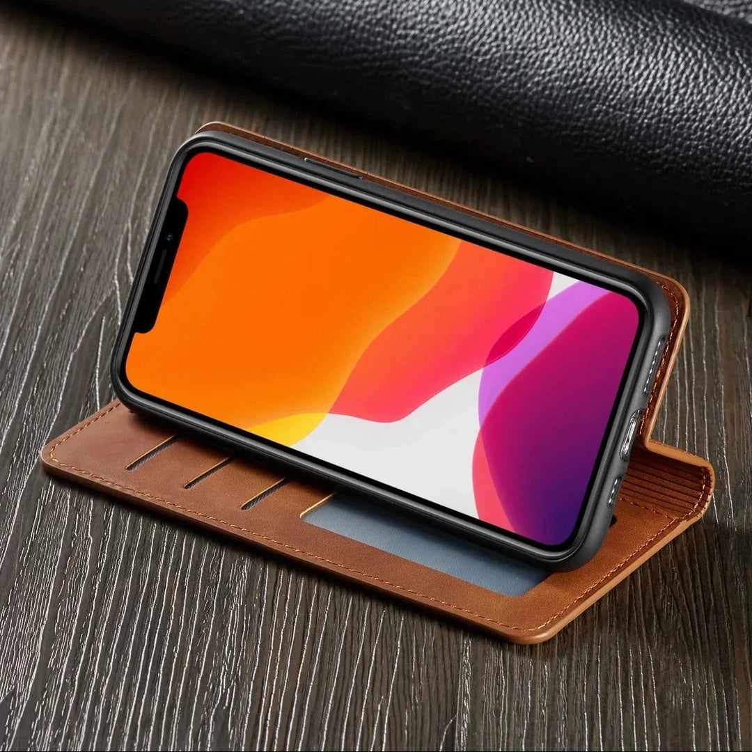iPhone Wallet Hülle aus Kunstleder mit Kartenfächern & Standfunktion. Bietet stilvollen Schutz für Ihr Smartphone.