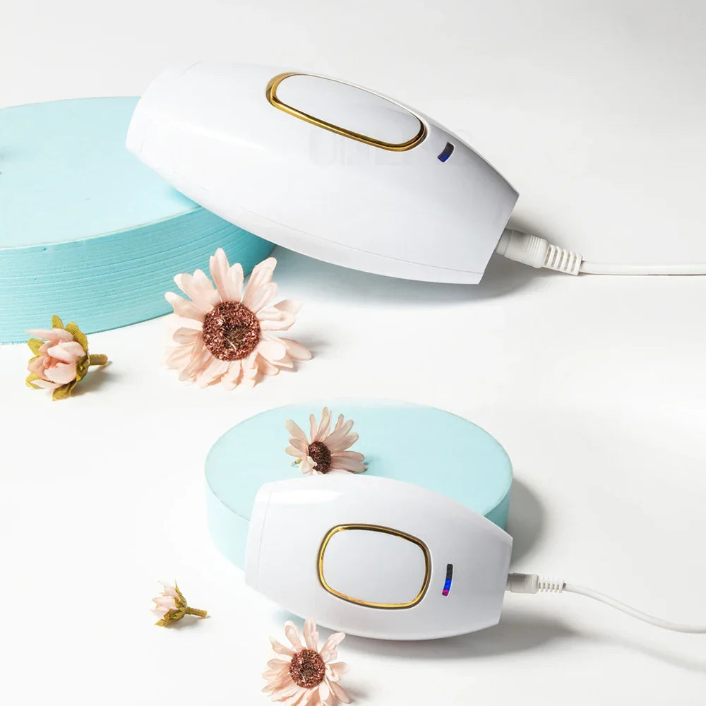 Ergonomischer IPL Laser Epilator für Damen. Komfortables Haarentfernungsgerät für schmerzfreie, dauerhaft glatte Haut.