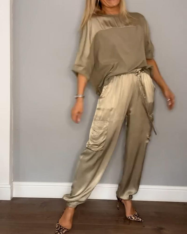 Weite, komfortable Hose des Damen Sommer Zweiteilers. Ideal für entspannte Sommertage und Urlaub.