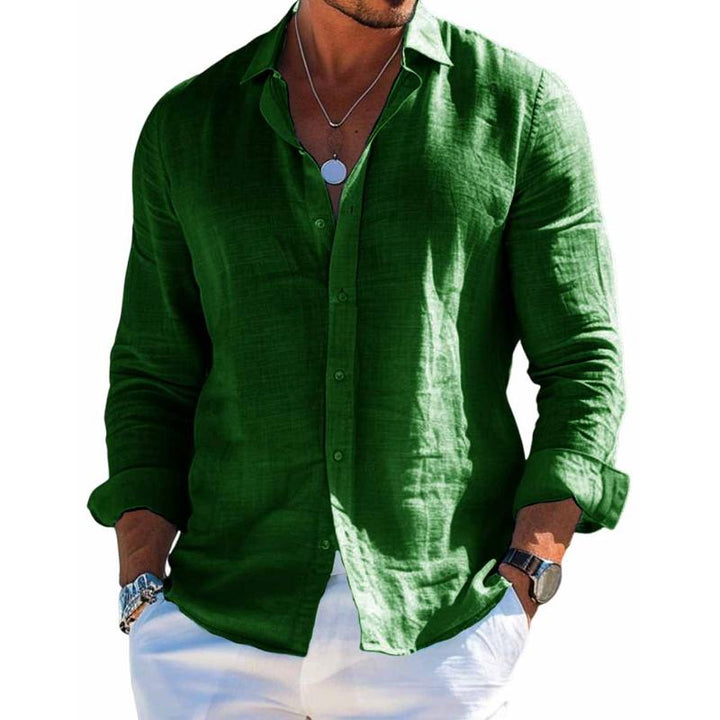 Nahaufnahme eines eleganten Herren Langarmhemdes mit Knöpfen, betont Qualität und Design.