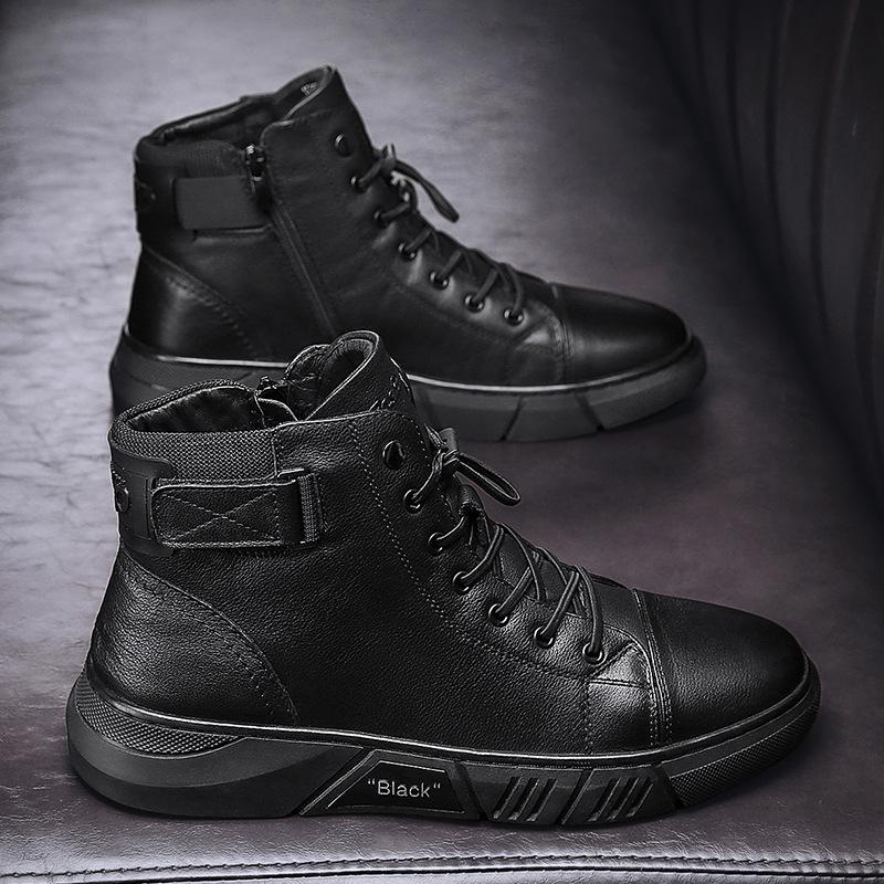 Profilansicht eleganter schwarzer Herren Stiefel, vielseitig für Herbst, Winter und den stilvollen Alltag.