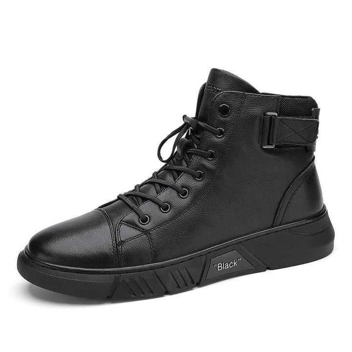 Bequeme schwarze Herren Stiefel von oben, bereit für den Alltag oder elegante Anlässe, handgefertigt.