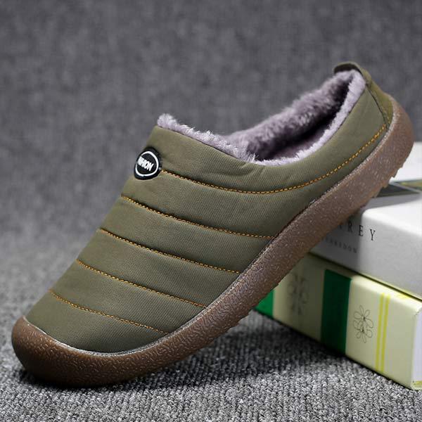 Gemütliche Winter Hausschuhe für Herren, weich gefüttert, ideal für zuhause.