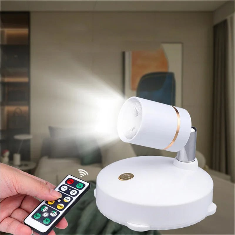 Kabelloser dimmbarer LED-Strahler für Stimmungslicht. Flexible Innen- & Außenbeleuchtung mit Akzenten.