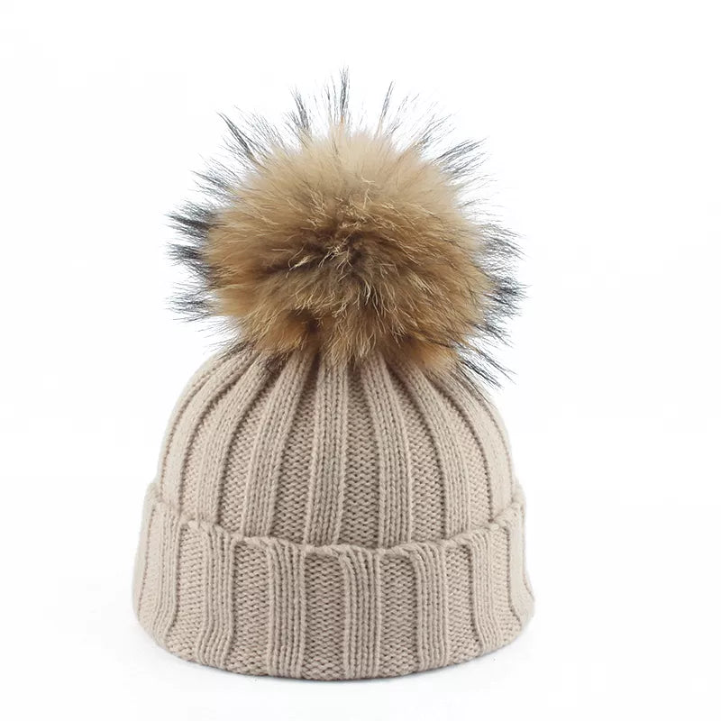 Gemütliche Damen Wintermütze, gestrickt für extra Wärme. Perfekte Kopfbedeckung gegen Kälte.
