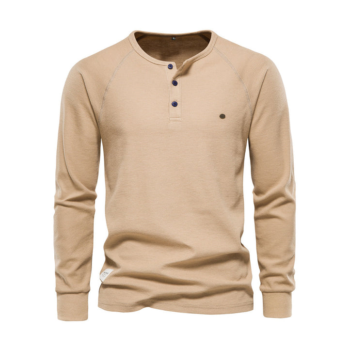 Lässiger Herren-Winterpullover aus weicher Strickware. Vielseitiges Langarm-Oberteil für die Männergarderobe.