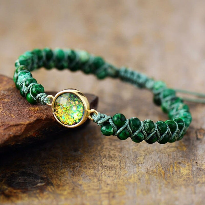 Rundes Damenarmband aus schimmerndem Opal & gemustertem Jaspis für Balance & Harmonie; handgemachter Naturschmuck.