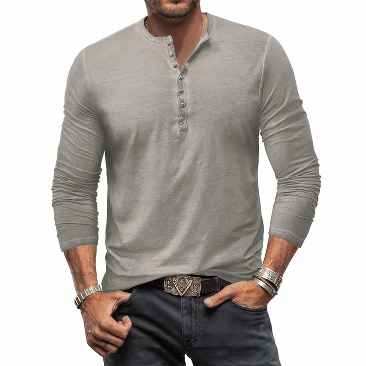 Herren Langarmshirt in klassischem Design. Komfortables Basic für vielseitige Looks, ideal für jede Jahreszeit.