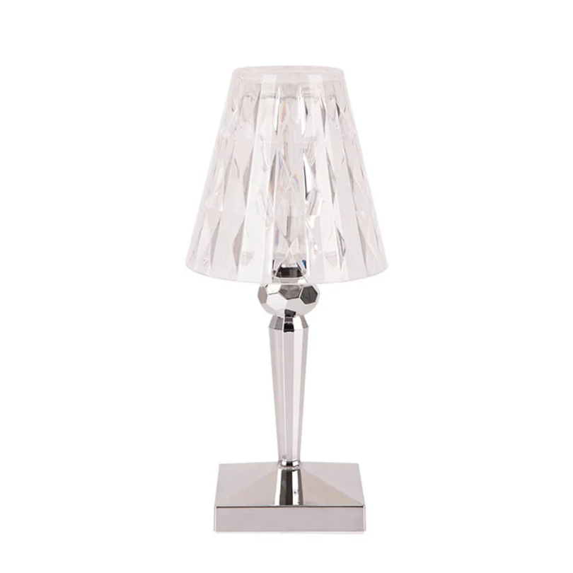 Kristall-Design-Tischlampe für luxuriöses Wohnen, elegantes Stimmungslicht im Wohnzimmer.