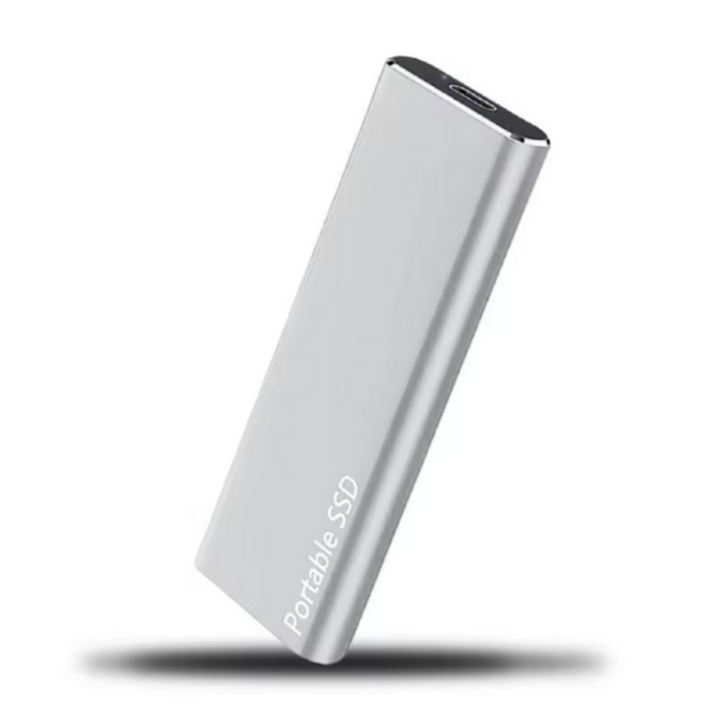 Detailansicht der externen 1TB Festplatte mit USB-C Port, perfekt für Datensicherung und Speichererweiterung.