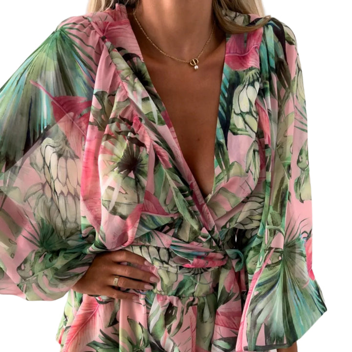 Feminin geschnittener Damen Jumpsuit mit weitem Bein, bequem & sommerlich, für Urlaub & lässige Looks.