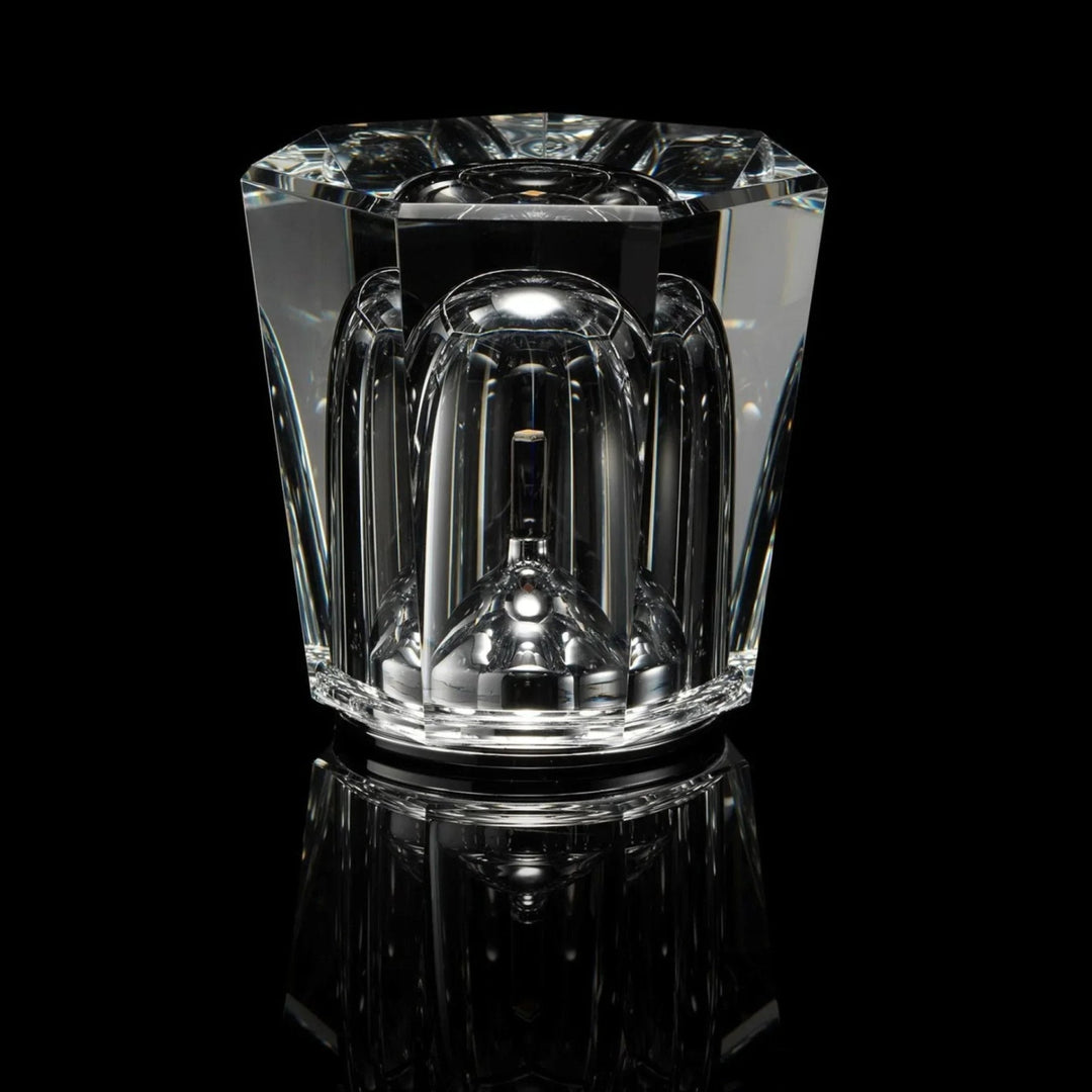 Dimmbare Diamant Kristalllampe, kabellos, wiederaufladbar für eine glamouröse Atmosphäre in jedem Raum.