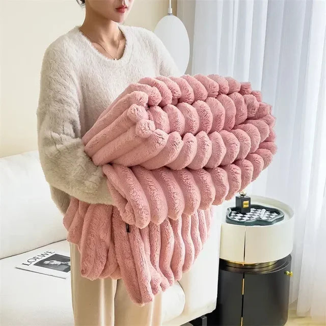 Geschenkidee Plüschdecke: Flauschige, warme Kuscheldecke für gemütliche Stunden & luxuriösen Komfort zuhause.