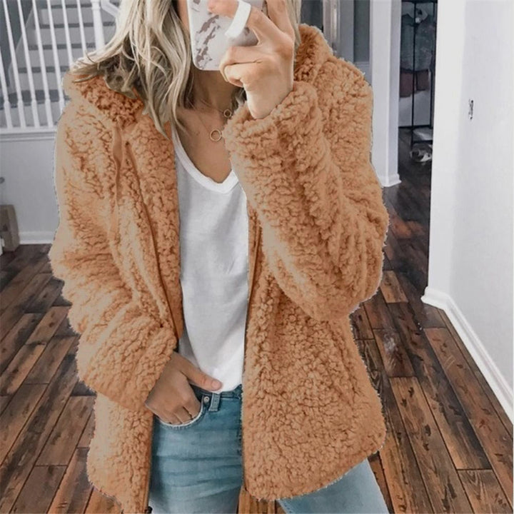 Damen Kapuzen-Cardigan aus flauschigem Sherpa-Stoff, super weich und wärmend.