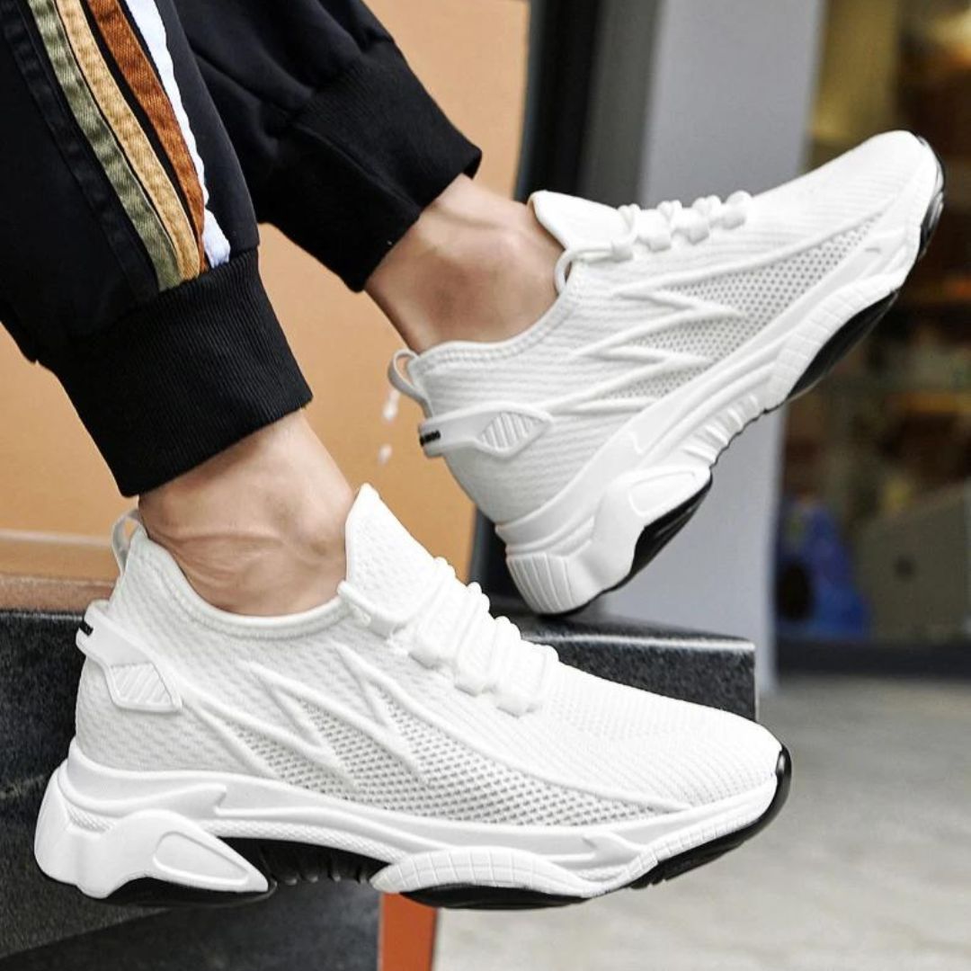 Elegante, höhenerhöhende Herren Sneaker in Schwarz; perfekt für Freizeit & Büro, steigert das Selbstvertrauen.