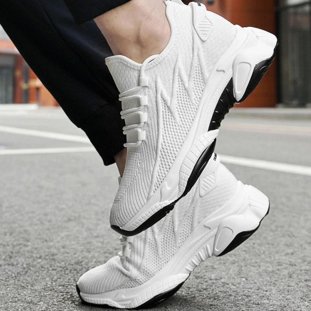 Stilvolle Herren Freizeitschuhe mit unsichtbarer Sohlenerhöhung für einen selbstbewussten Auftritt.