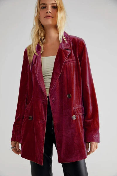 Damen Langarm Blazer mit Knopfverschluss. Ideal für ein schickes Business-Casual- oder festliches Outfit.