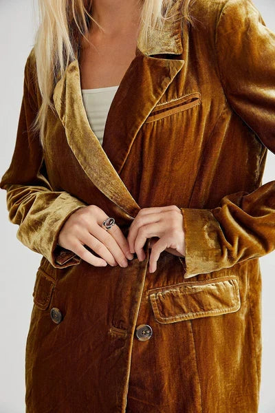 Damen Langarm Blazer mit Knöpfen. Eleganter Business-Blazer für Büro & Freizeit. Komfortabel & modisch.