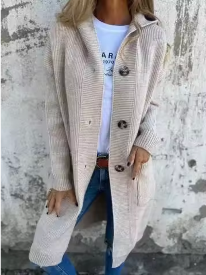 Bequemer, langer Damen-Cardigan in Grau, ideal als Übergangsjacke für vielseitige Herbst-Looks.