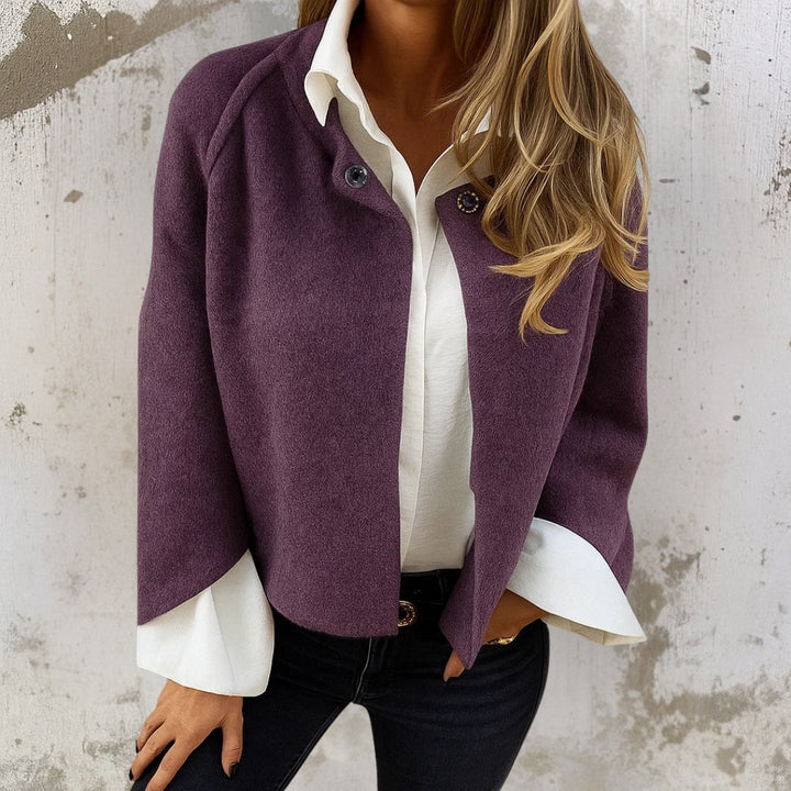 Moderne Damen Kurzjacke im Blazer-Design, leicht und stilvoll für jede Gelegenheit.