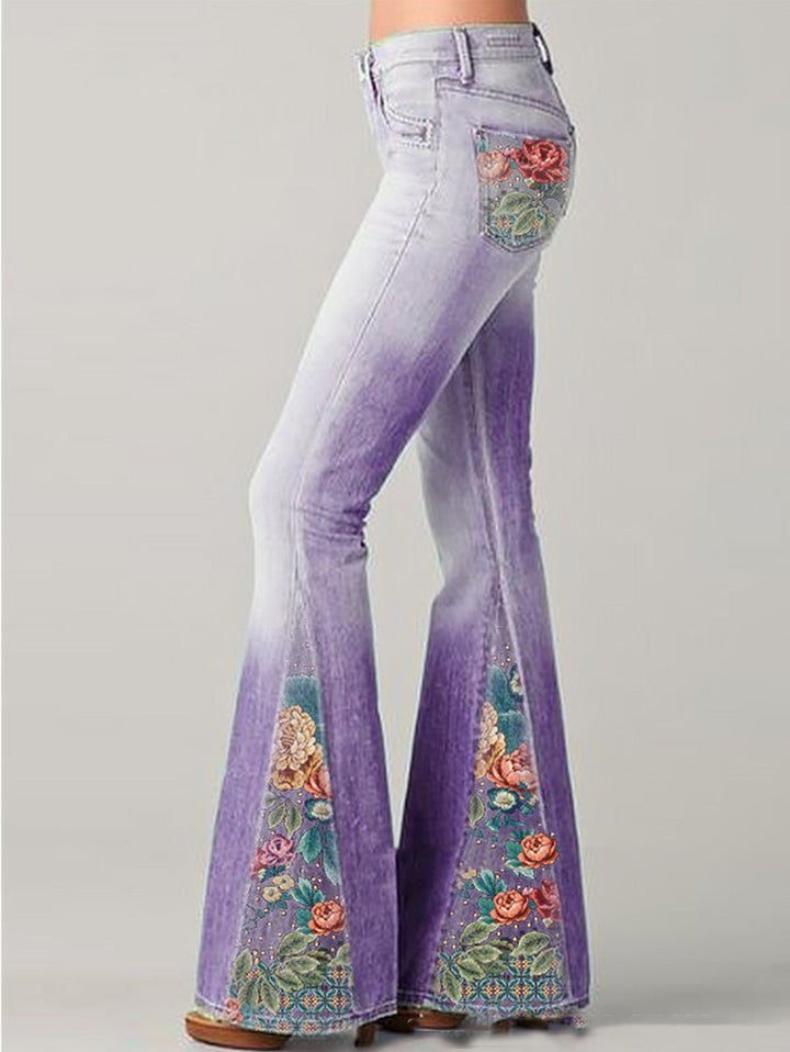 Komfortable Damen Flared Jeans mit Blumenprint, vielseitige Hose für stilvolle Freizeitoutfits.