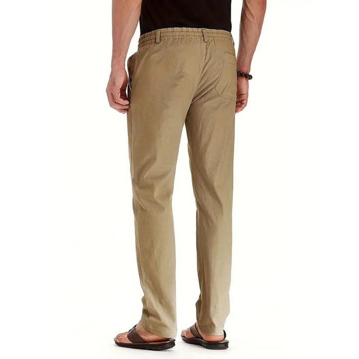 Lässige Herren Freizeithose aus leichtem Material, mit elastischem Bund. Optimal für warme Sommertage & Reisen.