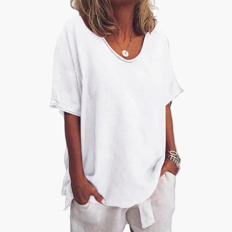 Komfortable Oversize Sommerbluse für Damen; fließender Stoff in lockerer Passform, ideal für Freizeit.