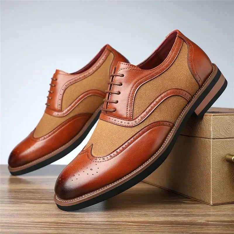 Klassische Herren Oxford Brogues in zweifarbigem Design, stilvoll & langlebig für den Alltag.