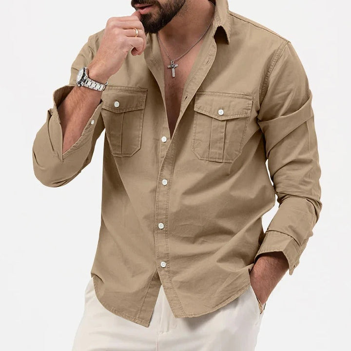 Tailliertes Herrenhemd Slim Fit mit Langarm und praktischen Brusttaschen, modisch & bequem.