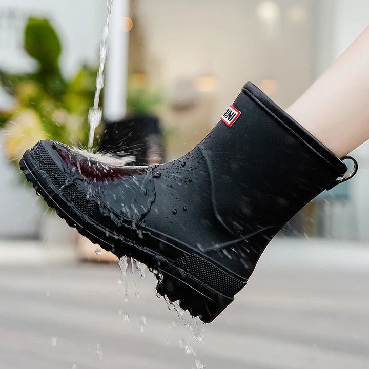 Komfortable AquaStride 2.0 Damenstiefel, stilvolle Gummistiefel mit rutschfester Sohle für sicheren Halt.