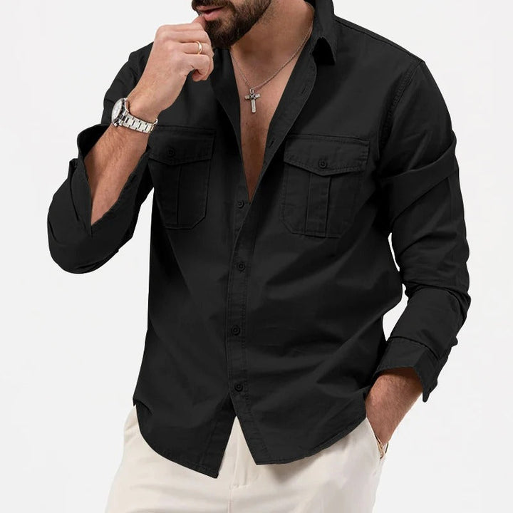 Vielseitiges Herren Langarmhemd Slim Fit mit Brusttaschen. Ideal für jeden Anlass.